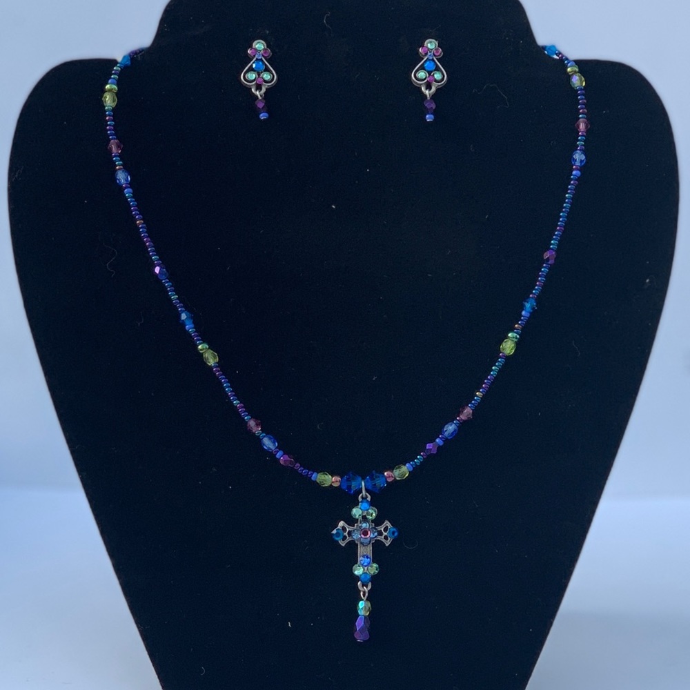 Jewelry- necklace and earring set